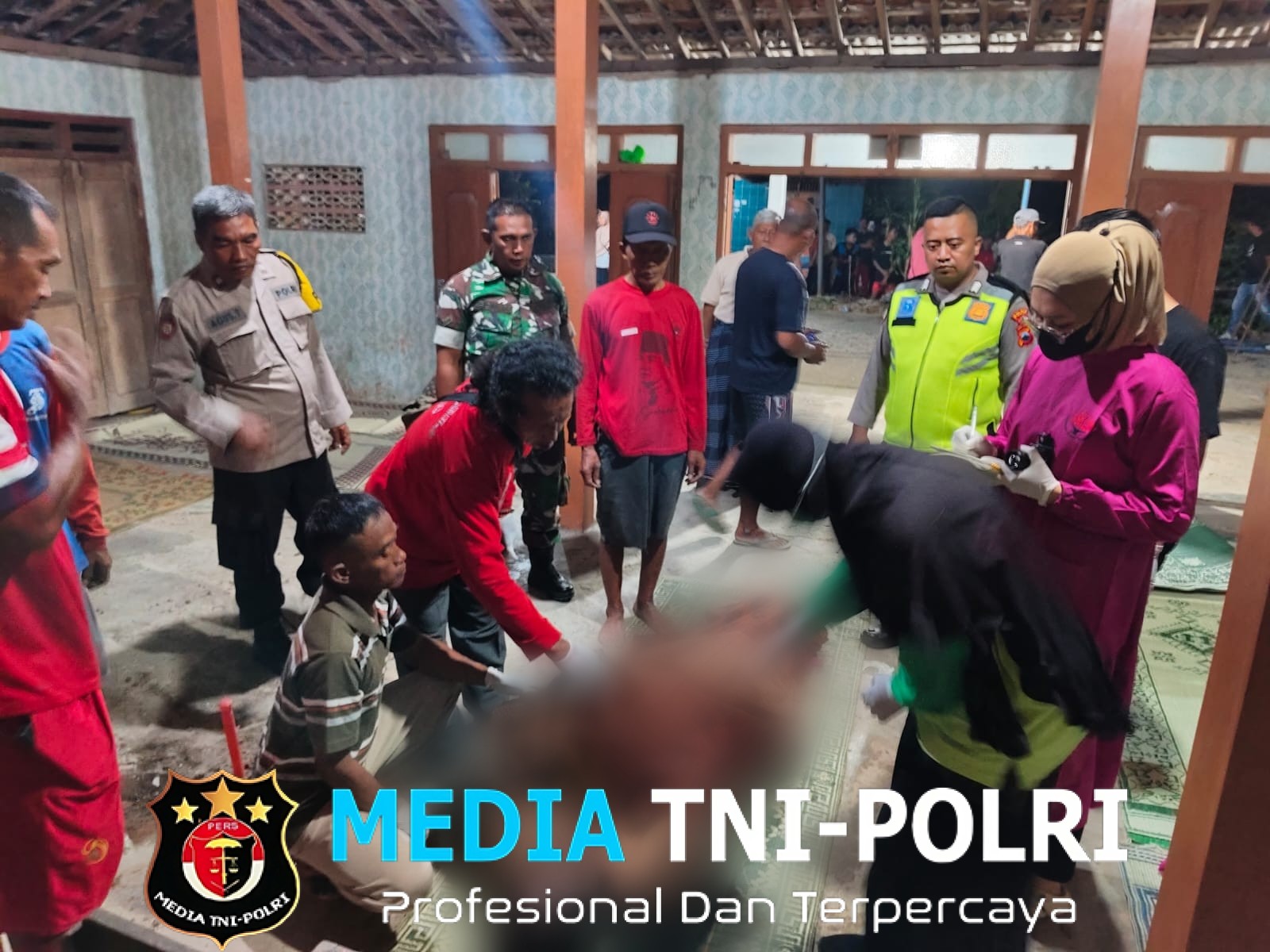 Polisi Evakuasi Pria Gantung Diri di Baturetno