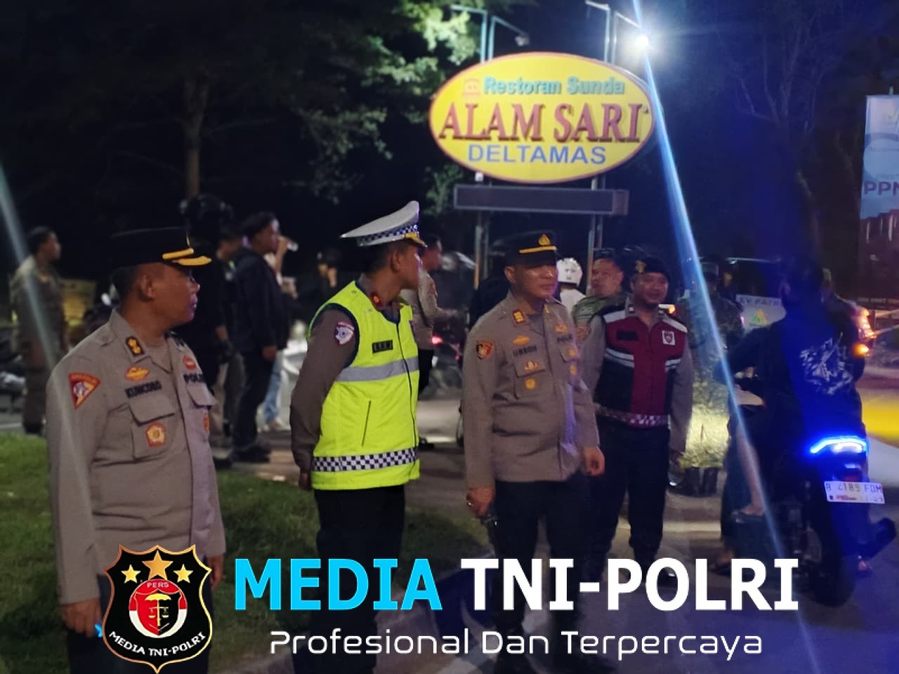 Puluhan Personel Gabungan Turun ke Jalan, Ciptakan Kamtibmas Kondusif di Cikarang Pusat