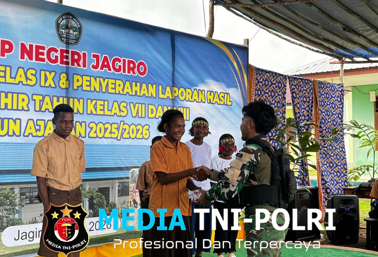 Kelulusan Siswa-Siswi SMP di Distrik Jagiro, Teluk Bintuni, Berlangsung Penuh Haru Bersama Satgas Yonif 410/Alugoro