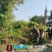 Wujud Kepedulian Lingkungan yang Sehat, Babinsa Joyotakan dan Warga Kerja Bakti Makam Pandangan
