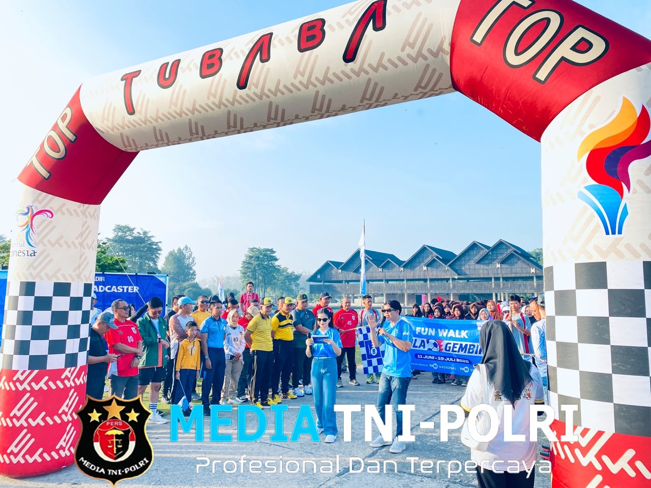 Semarak Fun walk Happy Bareng di Tubaba Bersama TVRI Lampung, Polres Tulang Bawang Barat Pastikan Kegiatan Berjalan Aman dan Lancar
