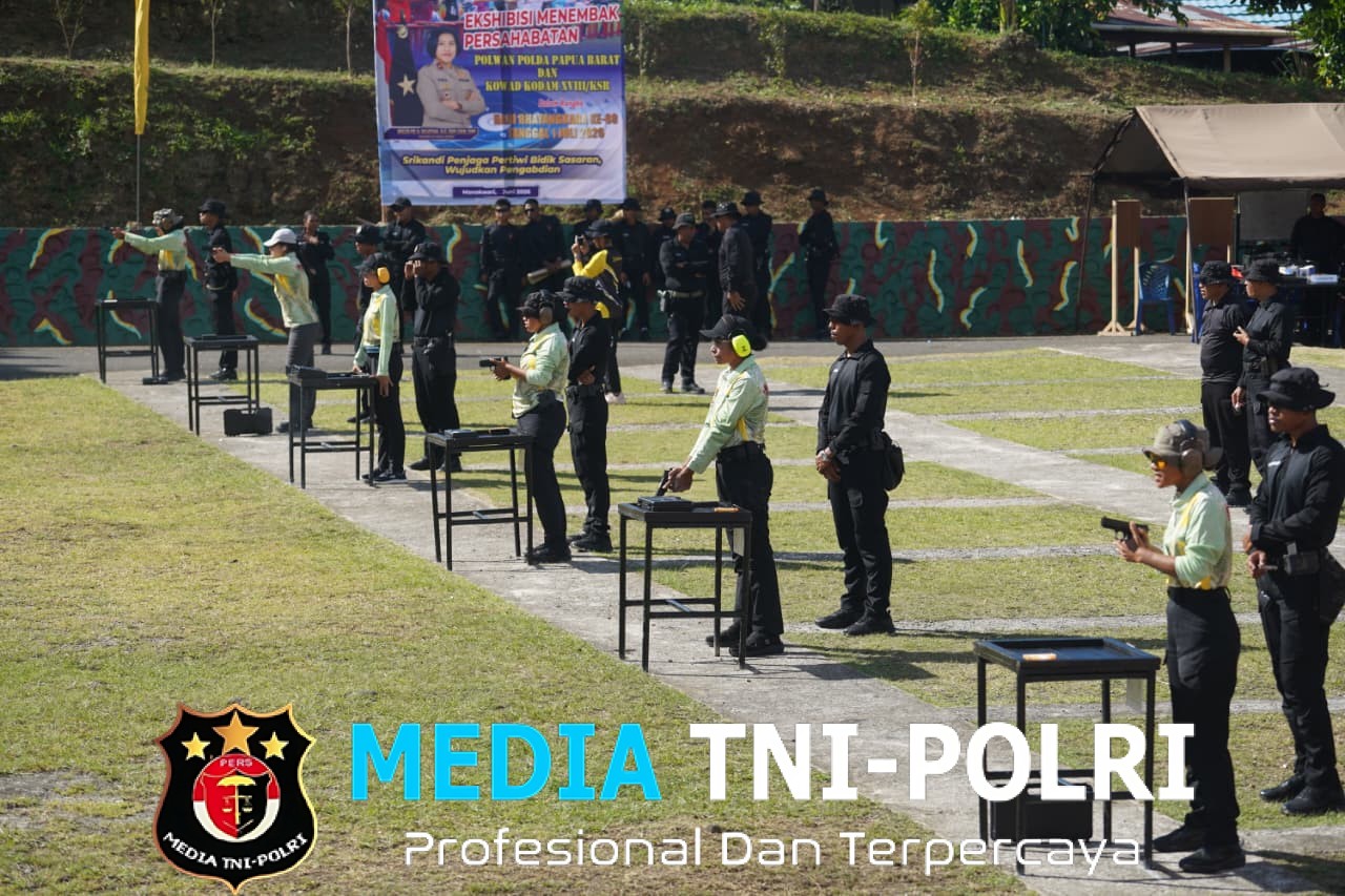 Eksebisi Menembak Kowad Kodam XVIII/Kasuari dengan Polwan Polda Papua Barat Perkuat Sinergi Melalui Ketangkasan Menembak
