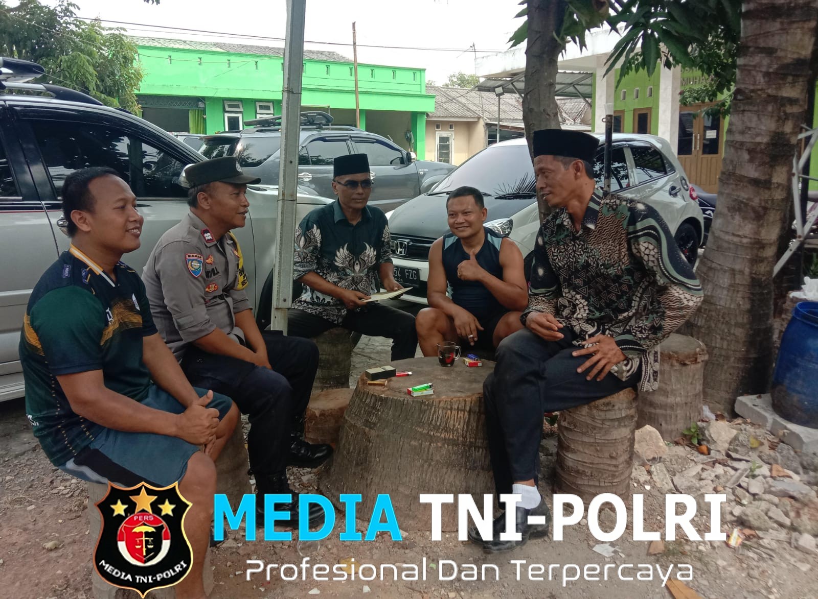 Bhabinkamtibmas Desa Jatibaru Sosialisasikan Layanan Polisi 110 kepada Warga Graha Bakti Kodam Jaya