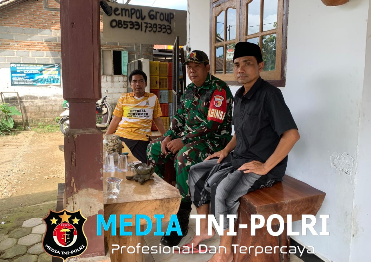 Kunjungi Rumah Warga Binaan, Babinsa Koramil 0825-11/Pesanggaran, Cara Untuk Komunikasi Sosial