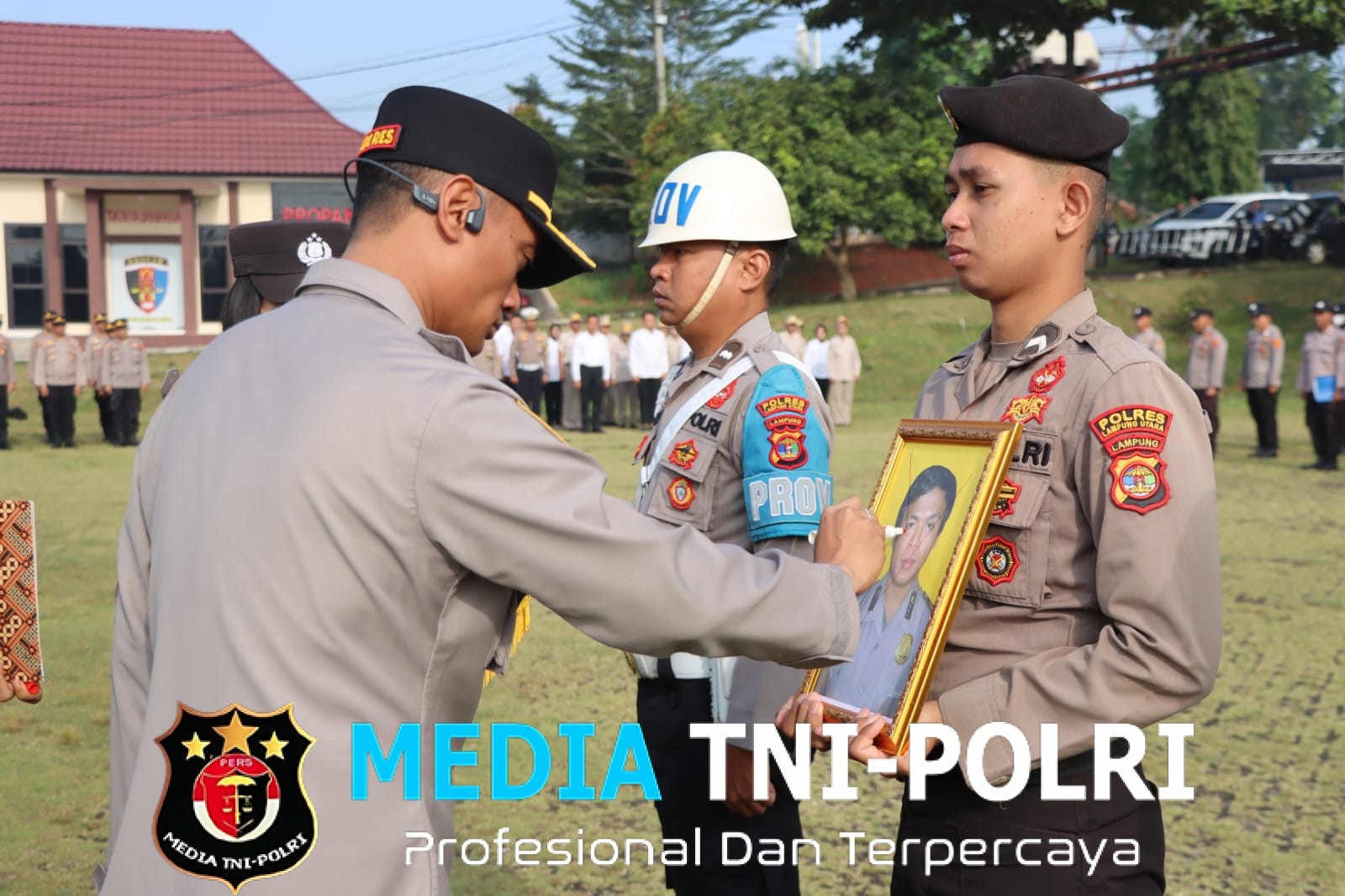 Polres Lampung Utara Gelar Upacara PTDH, Kapolres Tegaskan Komitmen Jaga Marwah Institusi