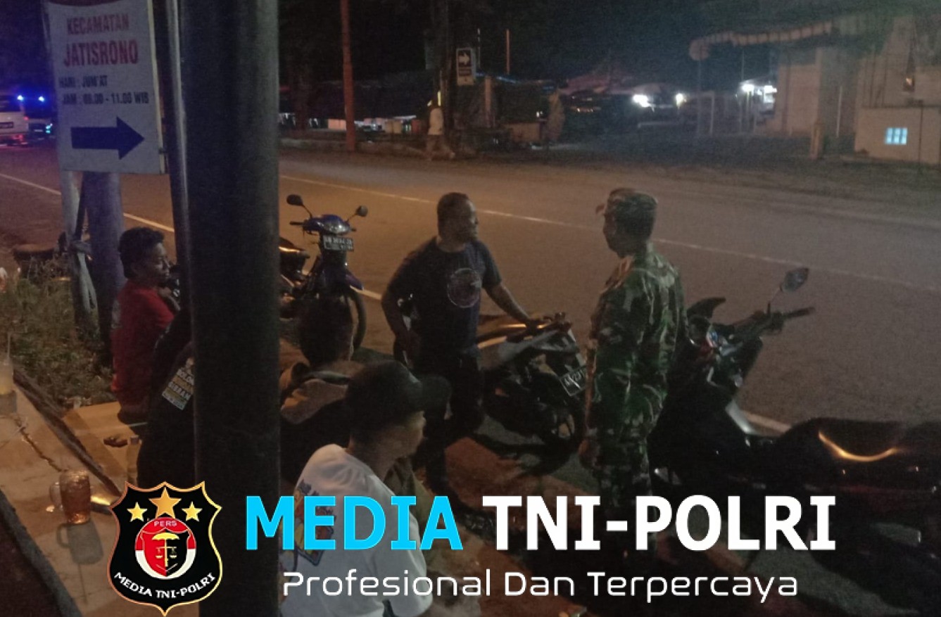 Melalui Patroli Malam Hari, Bentuk Komitmen TNI Menjaga Kamtibmas Diwilayah