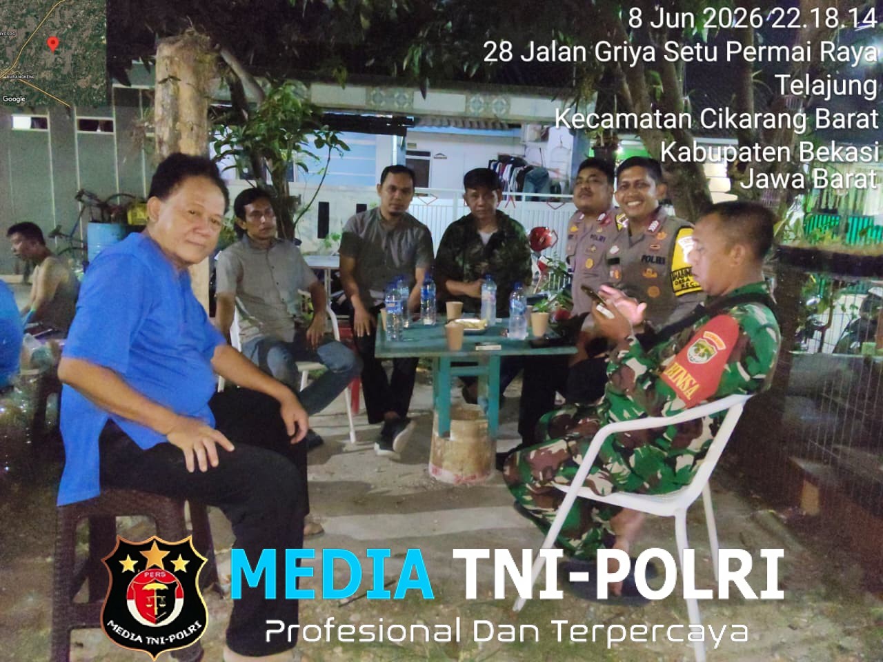 Ngopi Kamtibmas Jaga Bekasi On The Spot, Bhabinkamtibmas Desa Ciledug Ajak Warga Jaga Kebersihan dan Keamanan Lingkungan
