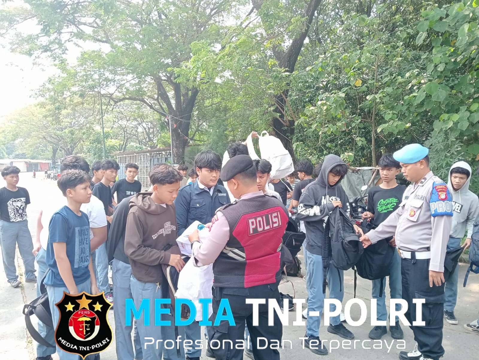 Polsek Babelan Gelar Patroli Dialogis, Imbau Pelajar Hindari Tawuran