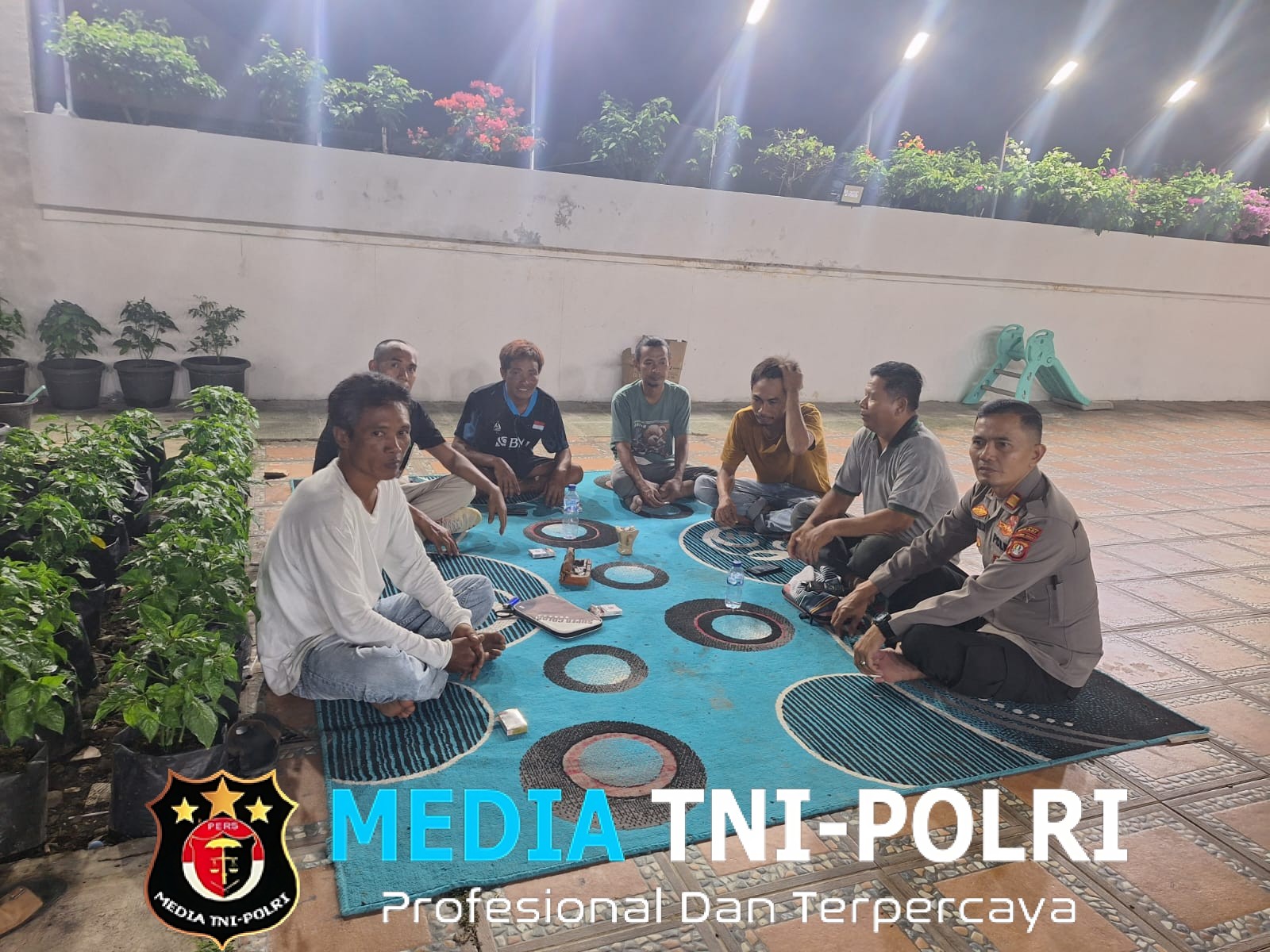 Jaga Bekasi On The Spot di Pantai Bakti, Kapolsek Muaragembong Perkuat Silaturahmi dan Ajak Warga Aktif Jaga Lingkungan