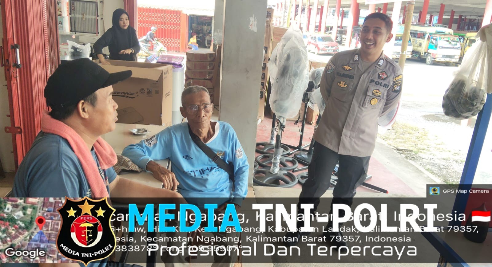 Patroli Humanis di Pasar Ngabang, Polisi Sapa Warga dan Perkuat Sinergi Jaga Kamtibmas