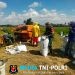 Lumpur dan Jerami Bukan Penghalang, Pelda Jumarno Buktikan Kedekatan TNI dengan Petani di Tengah Panen Padi