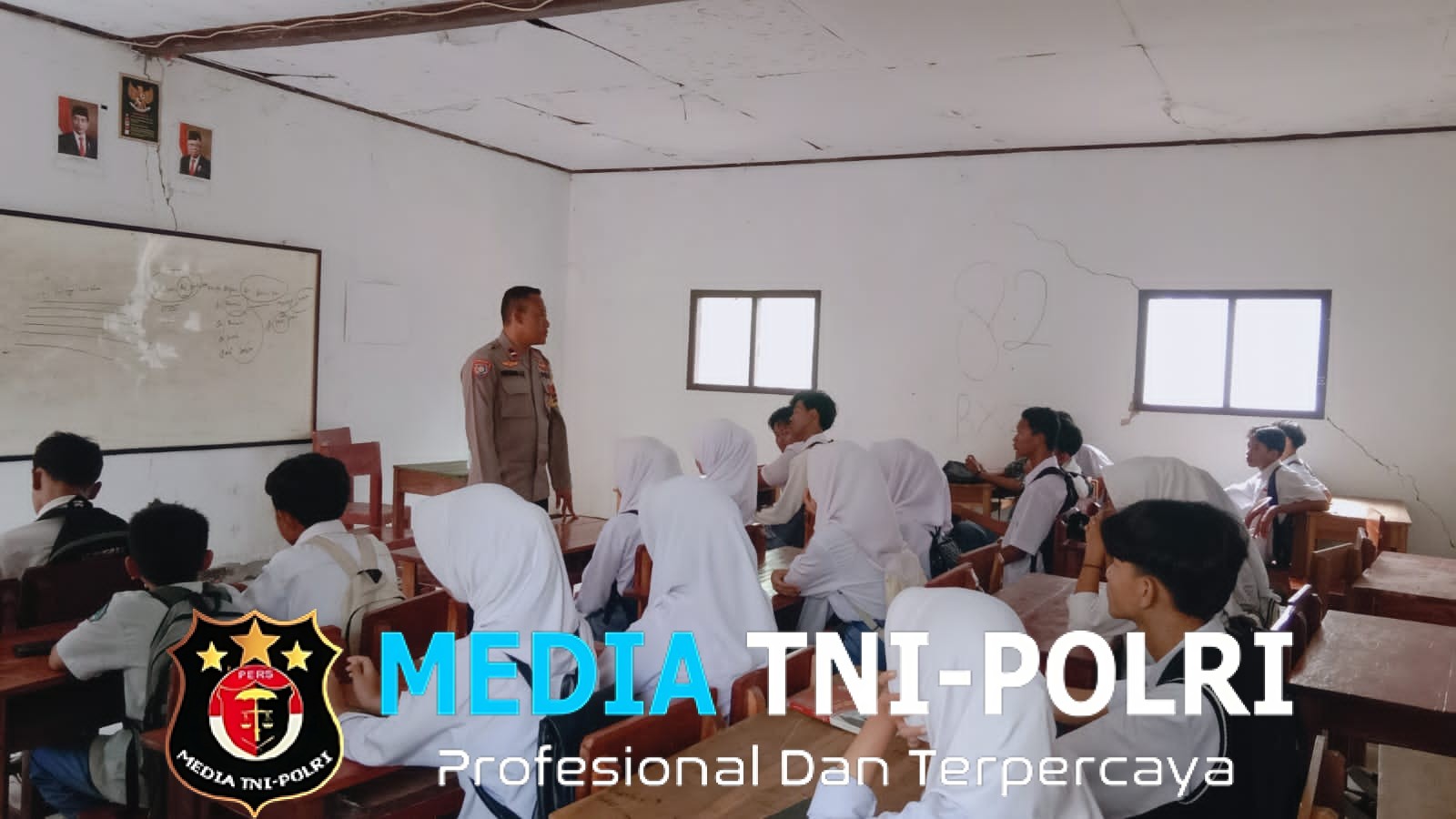 Jaga Jakarta Jaga Bekasi On The Spot Police Goes To School di Smas Fatahillah Sosialisasi FKPMS dan Imbauan Kamtibmas