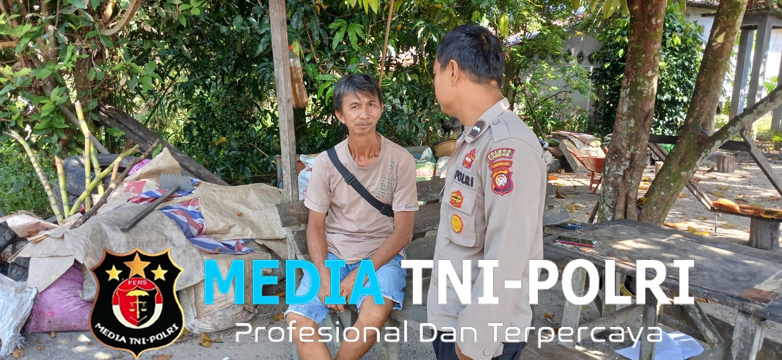 Humanis dan Dekat dengan Rakyat Aksi Polsek Mandor Saat Patroli Siang Hari