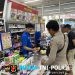 Personel Polsek Mempawah Hulu Monitoring Pusat Keramaian dan Sampaikan Pesan Kamtibmas Kepada Warga