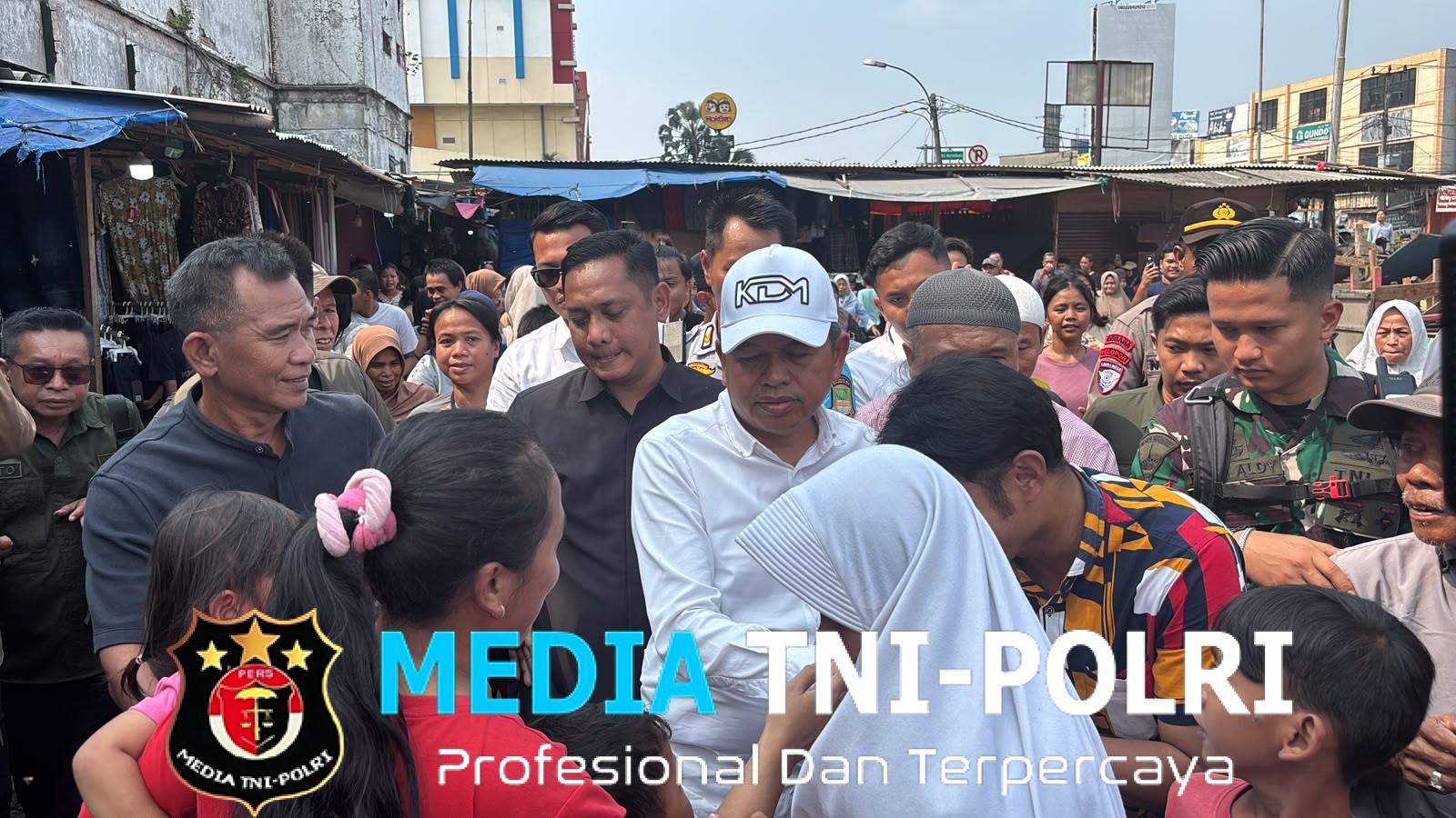 Dedi Mulyadi Tinjau Pasar Baru Ramayana Cikarang, Polsek Cikarang Utara Pastikan Pengamanan Berjalan Kondusif