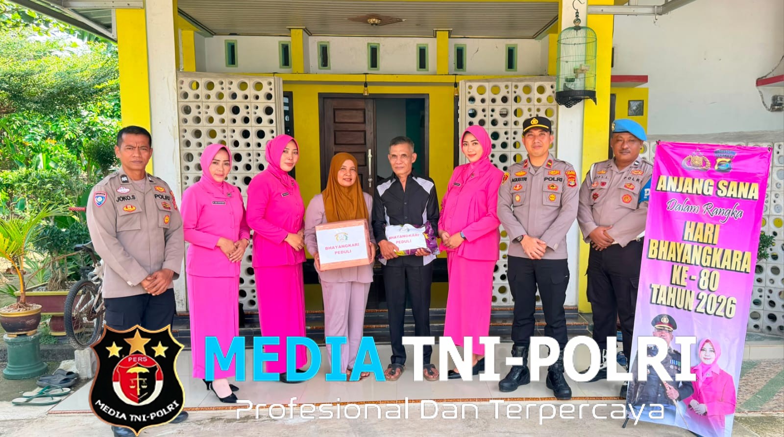 Sambut Hari Bhayangkara ke-80, Polsek Pugung Anjangsana ke Dua Purnawirawan Polri