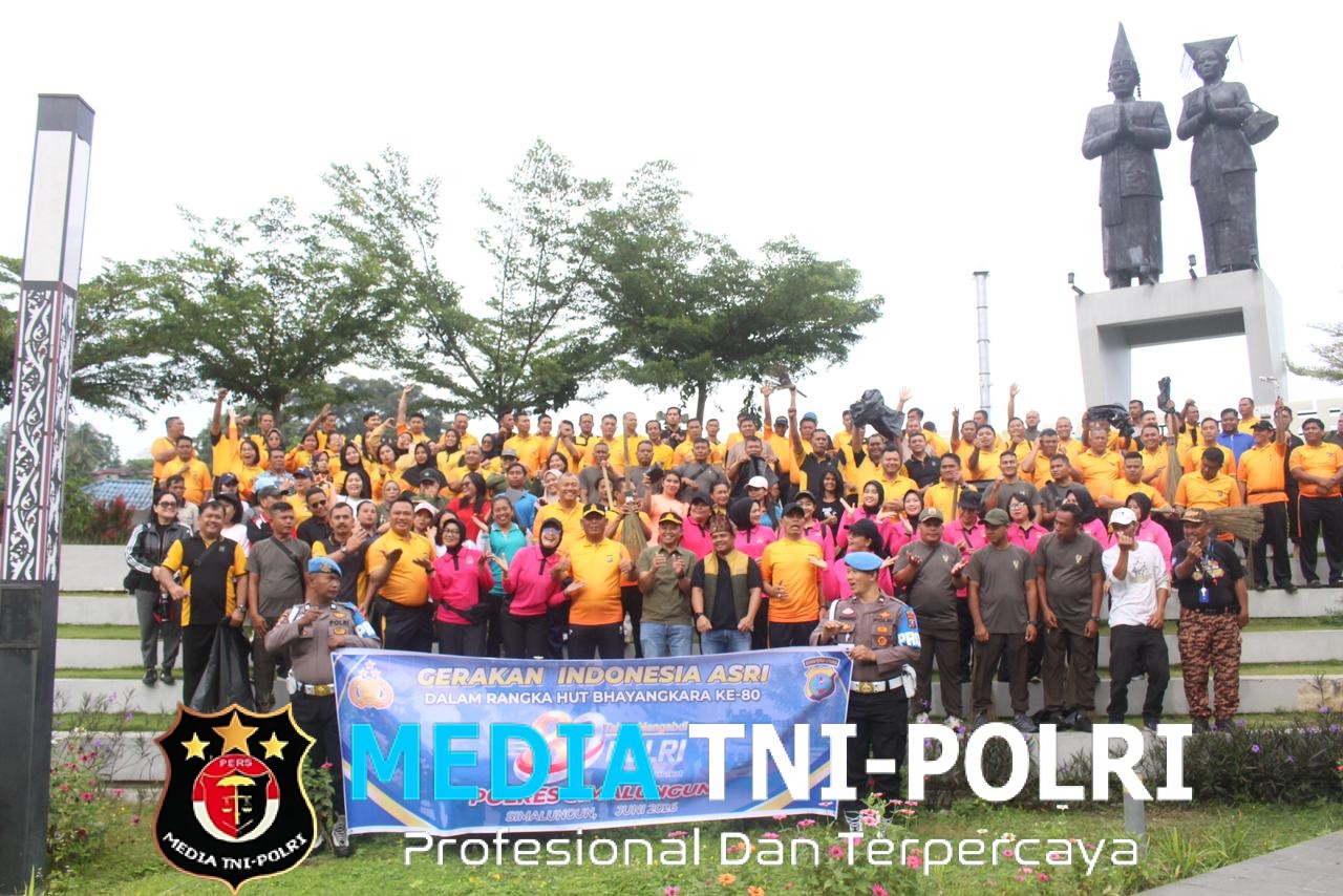 Kapolres Simalungun Pimpin Gerakan Indonesia Asri di Pantai Bebas Parapat Wujud Nyata Polri Humanis Sambut Hut Bhayangkara Ke-80