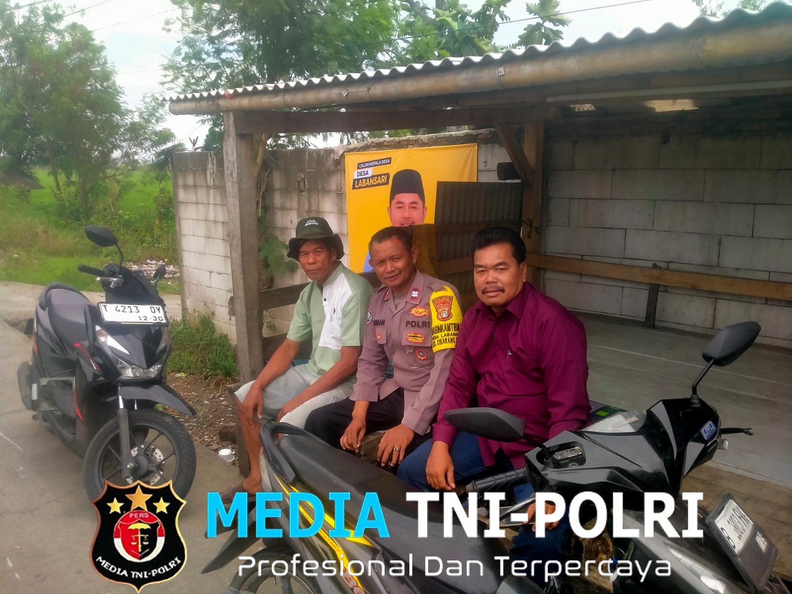 Jaga Jakarta Jaga Bekasi On The Spot di Labansari, Bhabinkamtibmas Ajak Warga Jaga Kondusifitas Jelang Pilkades