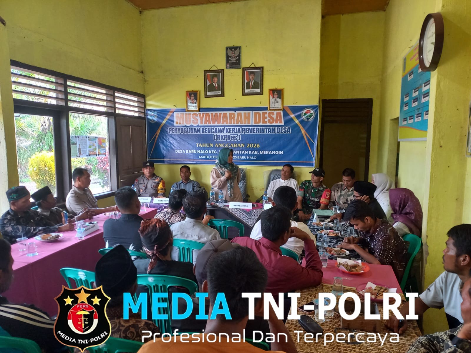 Babinsa Melaksanakan Komunikasi Sosial bersama masyarakat di Desa Binaan