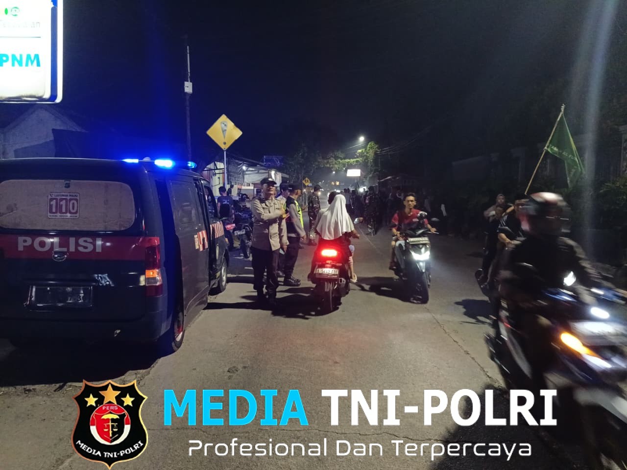 JAGA JAKARTA JAGA BEKASI, Polsek Pebayuran Gelar Patroli Biru Skala Besar Bersama TNI dan Satpol PP