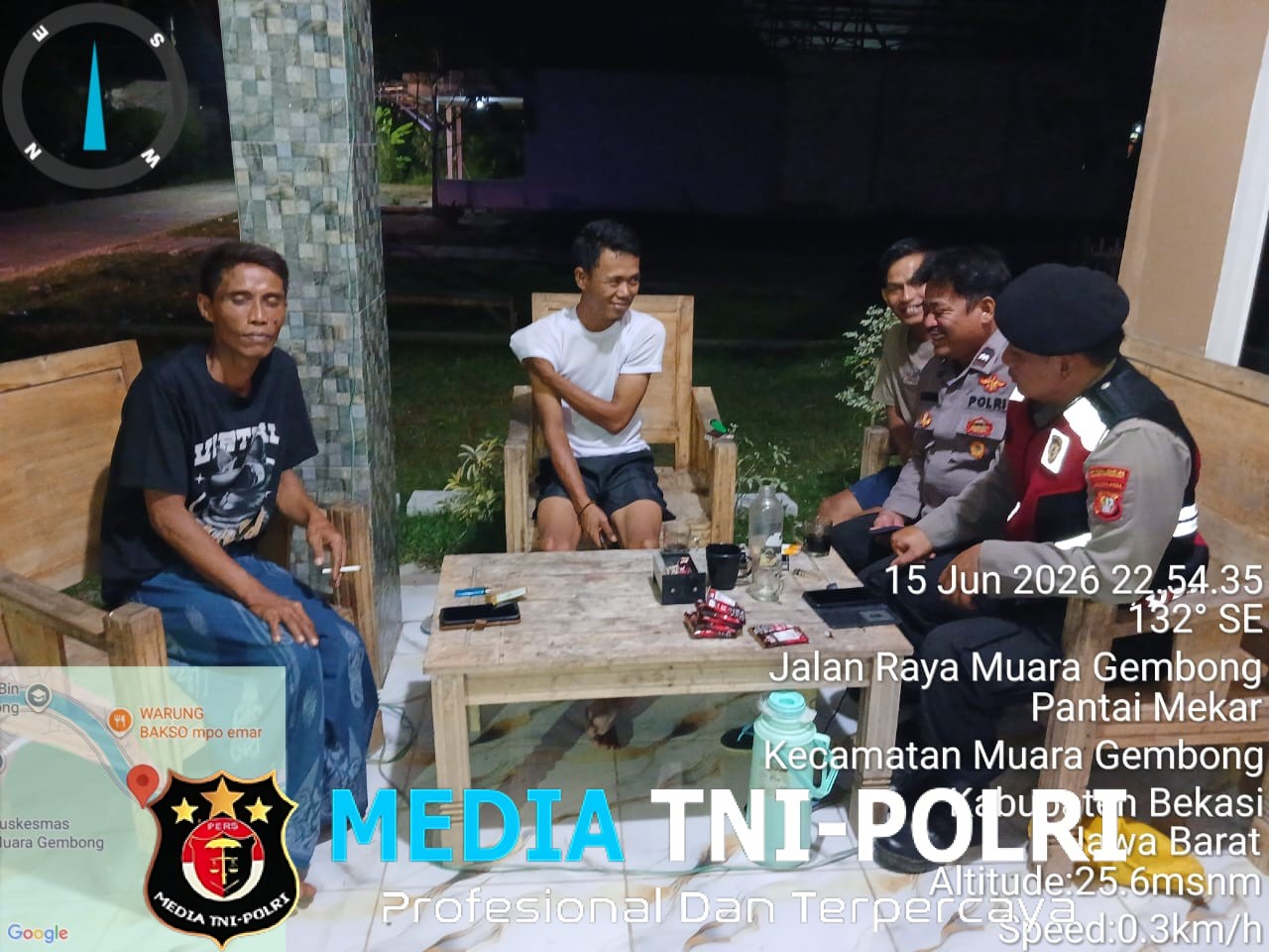 JAGA JAKARTA JAGA BEKASI, Polsek Muara Gembong Gelar Jaga Bekasi On The Spot Sambangi Warga di Pantai Mekar
