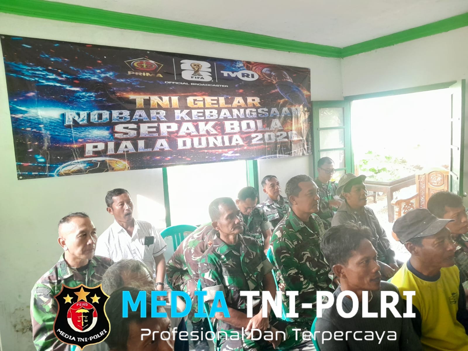 Demam Piala Dunia Satukan TNI dan Warga, Koramil Jajaran Kodim Sragen Dipadati Penonton Nobar