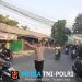 Di Jembatan Besi Karangsatria, Polisi Menjaga Pagi Warga Tetap Lancar