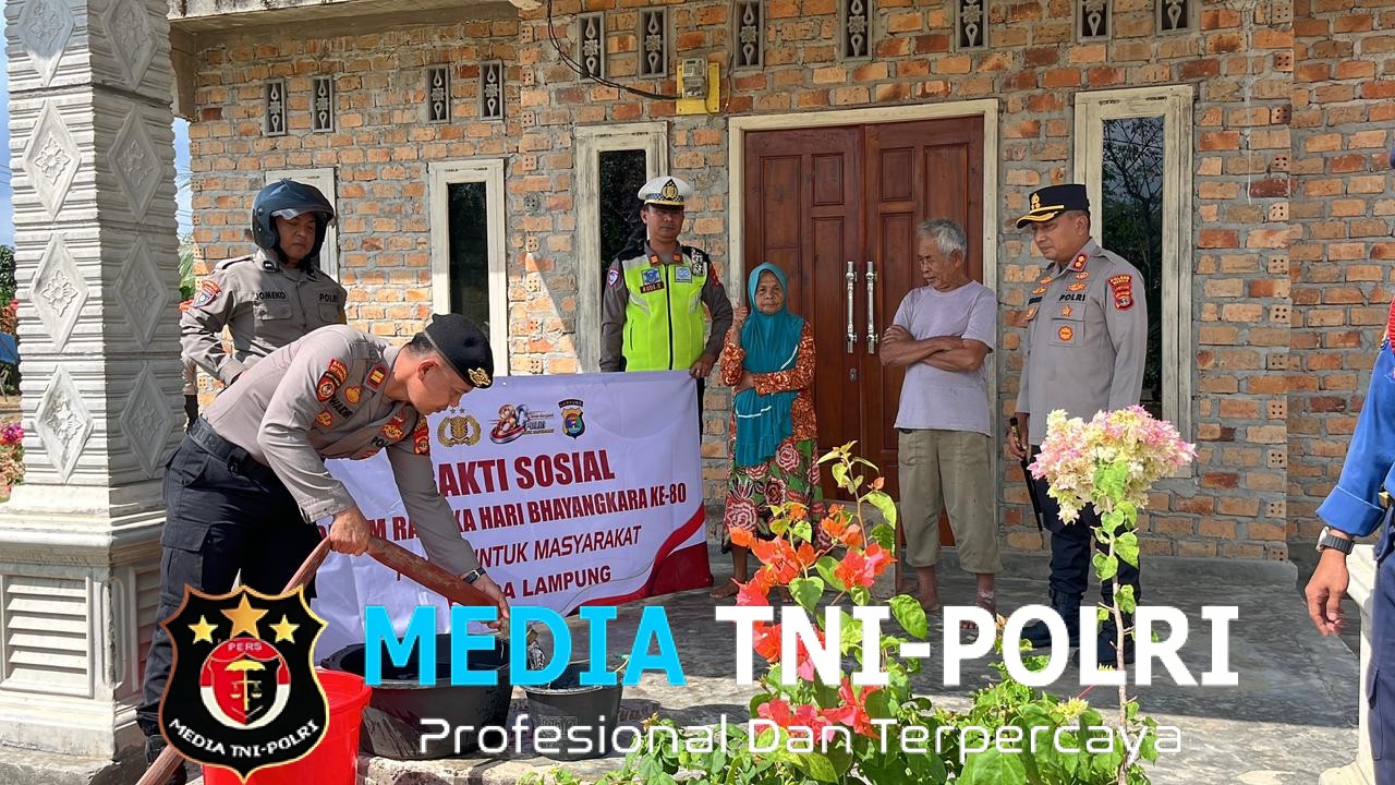 Polres Mesuji Salurkan Bantuan Air Bersih Untuk Warga Desa Labuhan Permai Dalam Rangka Memperingati Hari Bhayangkara Ke-80 Tahun 2026