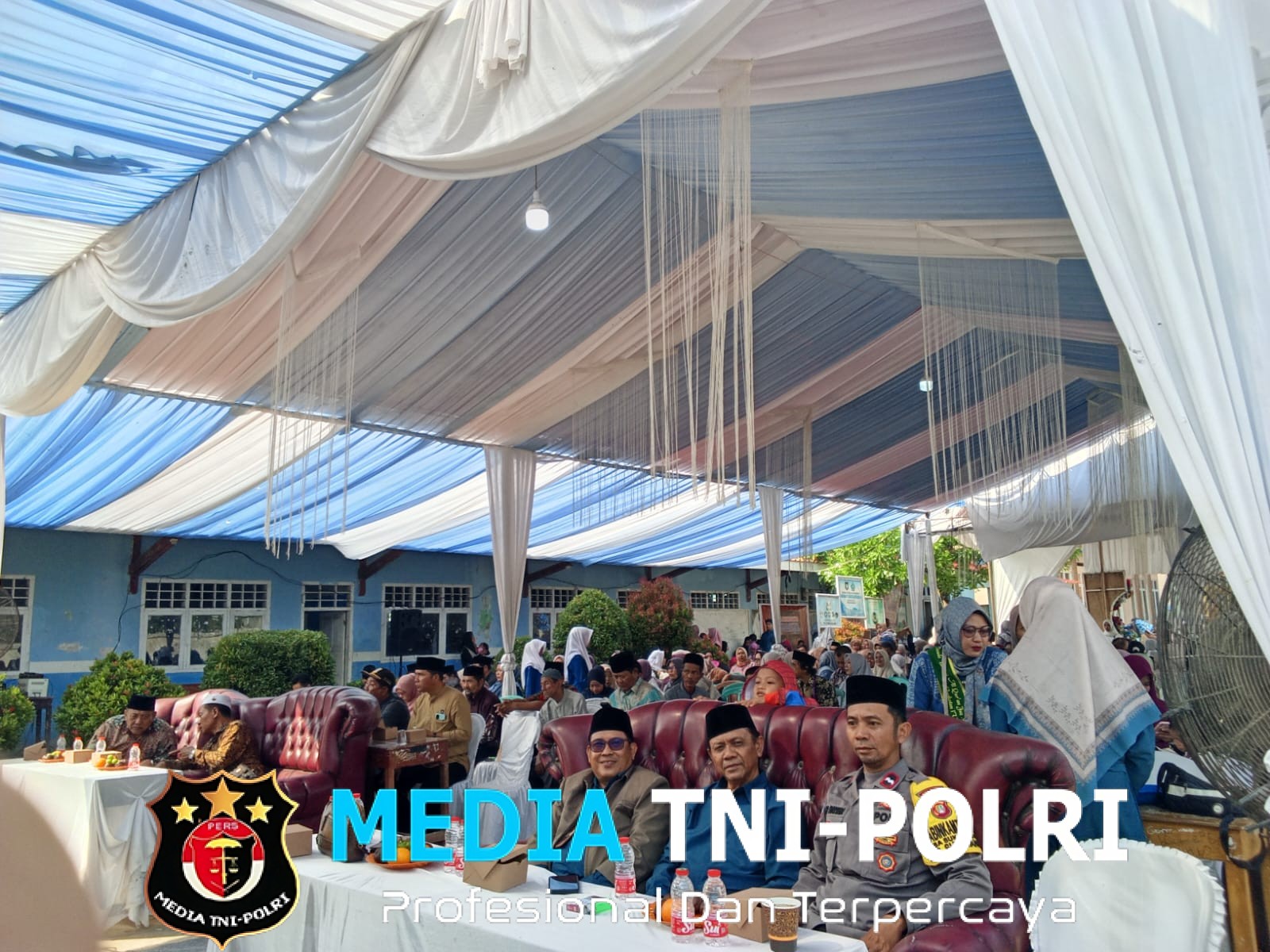 Jaga Jakarta Jaga Bekasi, Bhabinkamtibmas Sukamekar Hadiri Haflah Akhirussanah MTs Attaqwa 14