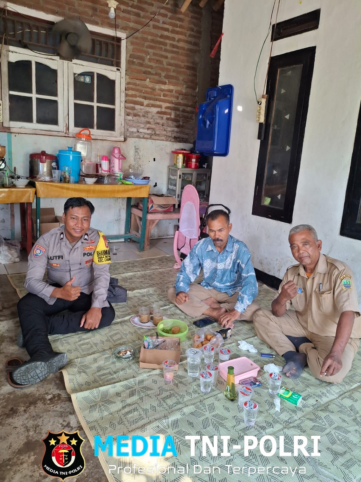 Jaga Jakarta Jaga Bekasi, Bhabinkamtibmas Cabangbungin Ajak Warga Setialaksana Perkuat Kerukunan Lingkungan