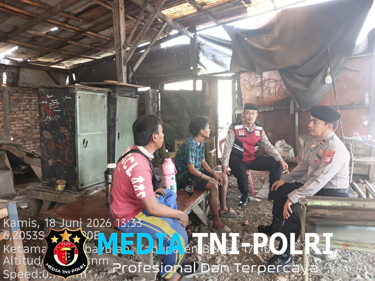 Jaga Jakarta Jaga Bekasi, Patroli Dialogis Polsek Pebayuran Ajak Warga Sumbersari Waspada Kejahatan