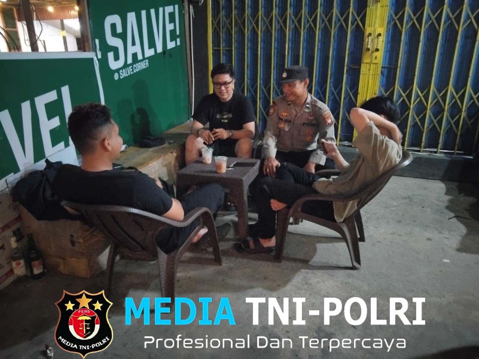 Ngobrol Santai, Pesan Serius Polisi Ajak Warga Bersama Jaga Keamanan