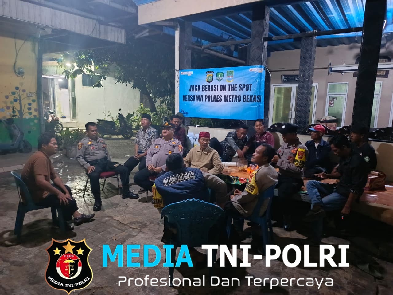 Jaga Bekasi On The Spot, Polsek Pebayuran Perkuat Siskamling Bersama Warga Karangreja