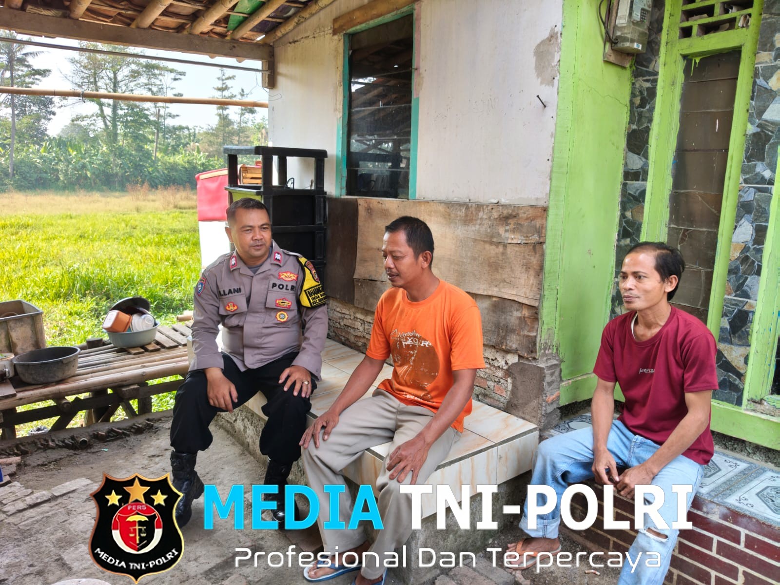 Bhabinkamtibmas Kedungwaringin Sambangi Warga Bojongsari, Ajak Perkuat Kepedulian Kamtibmas