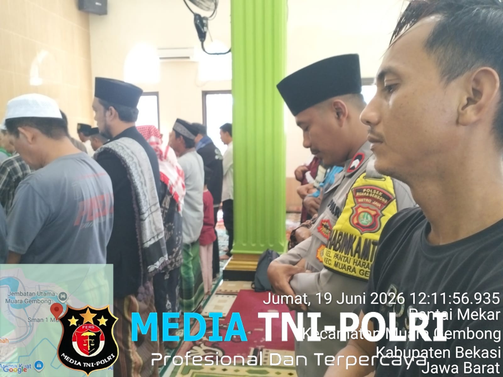 Jaga Jakarta Jaga Bekasi, Bhabinkamtibmas Muara Gembong Perkuat Silaturahmi Lewat Safari Jumat di Masjid Nurul Ikhwan