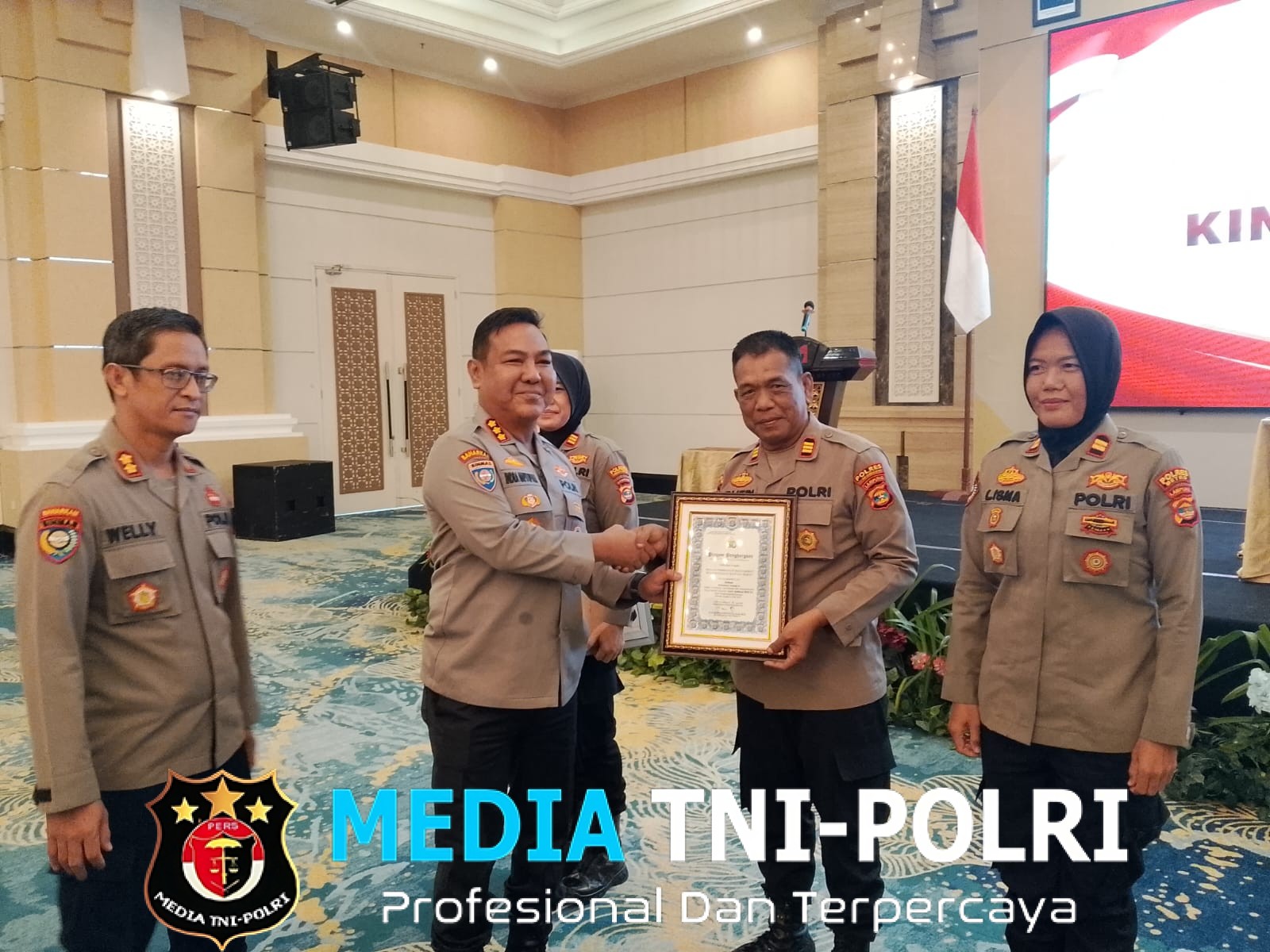 Polres Tulang Bawang Barat Borong Tiga Penghargaan dari Dir Binmas Polda Lampung Pada Kegiatan Pembinaan dan Anev Kinerja Bhabinkamtibmas