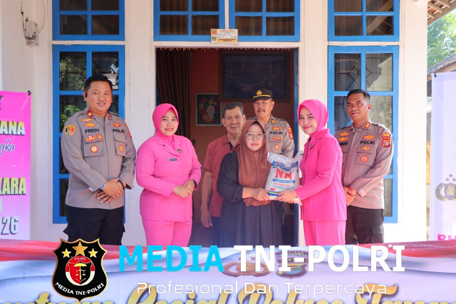 Kapolres Tanggamus Gelar Anjangsana ke Purnawirawan dan Warga Sakit Sambut Hari Bhayangkara ke-80