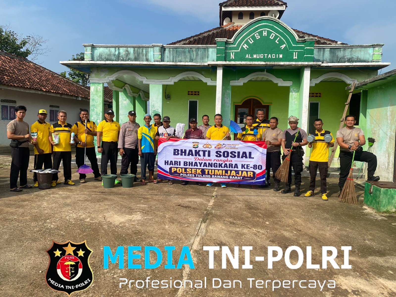 Sambut HUT Bhayangkara ke-80 Polsek Tumijajar Gelar Bakti Sosial Religi