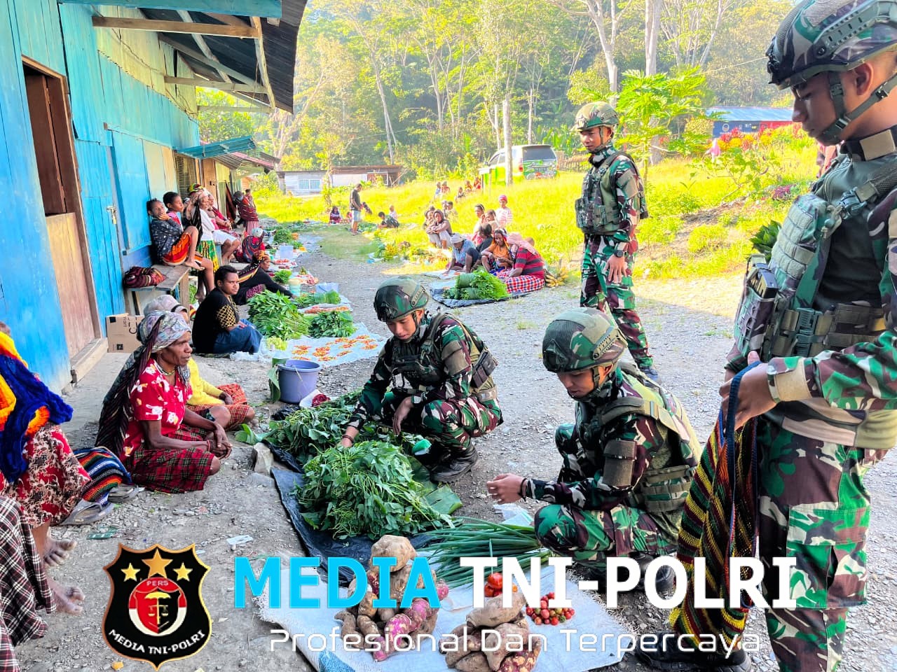 Hidupkan Pasar Tradisional di Pedalaman Papua, Satgas Yonif 521/DY Dukung Perekonomian Masyarakat Distrik Kelila