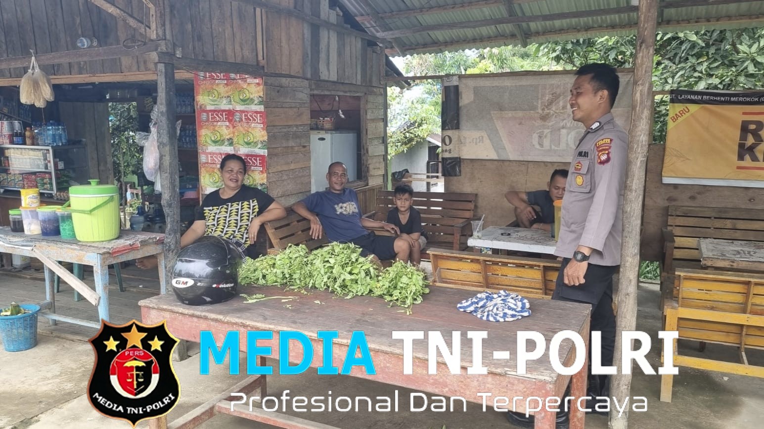 Patroli Rutin Siang Hari, Personel Polsek Menjalin Ajak Masyarakat Jaga Kamtibmas