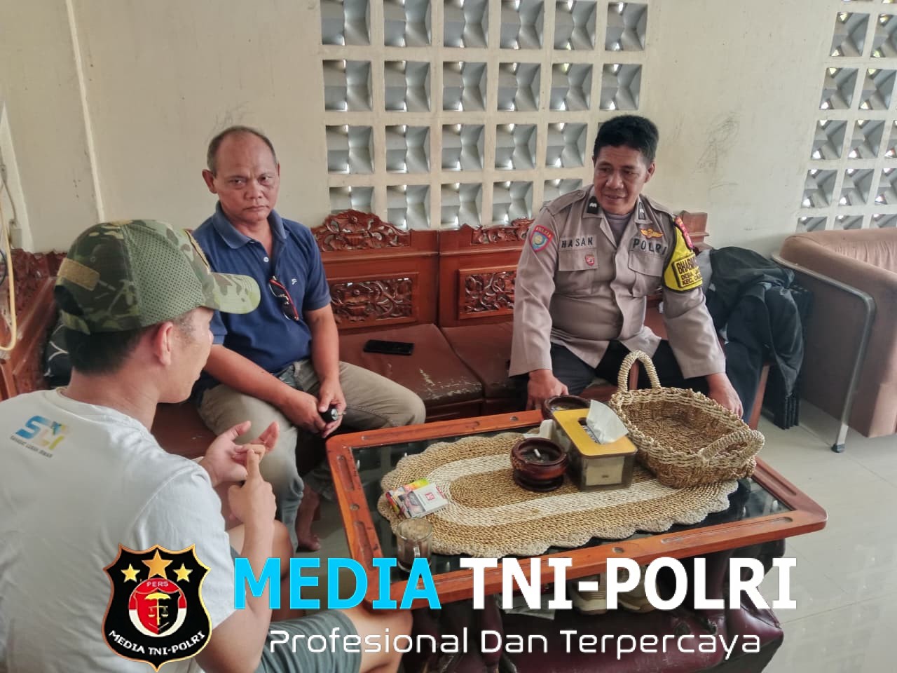 Jaga Jakarta Jaga Bekasi, Bhabinkamtibmas Jayalaksana Ajak Warga Rawat Kerukunan di Kampung Kandang Sapi