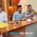 Jaga Jakarta Jaga Bekasi, Bhabinkamtibmas Sukawangi Hadiri Pelantikan PPDP Tahapan Pilkades