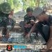 Semangat Kebersamaan Gotong Royong, Babinsa dan Warga Pengecoran Jembatan Jalur Desa