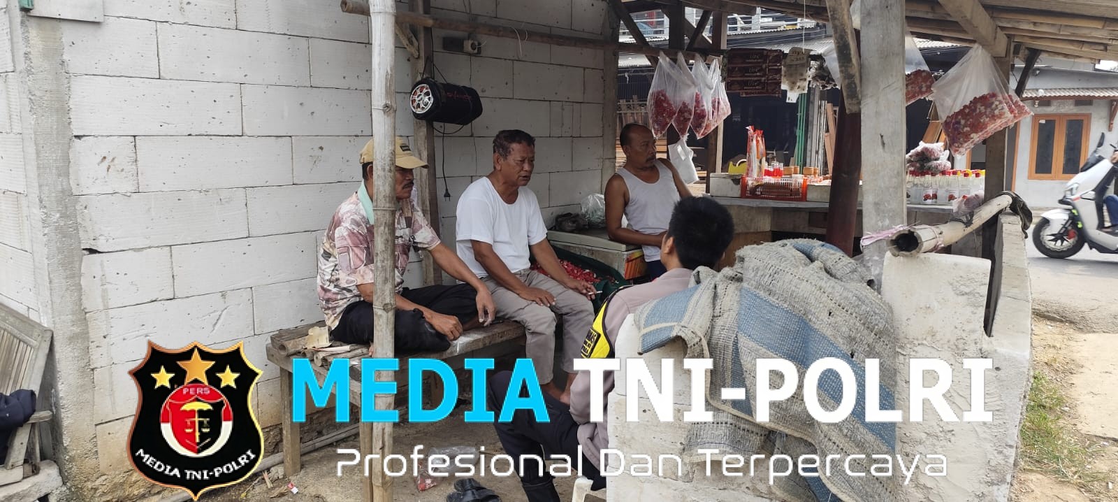 Bhabinkamtibmas Sriamur Ajak Warga Perkuat Waspada terhadap TPPO dan Kejahatan Digital
