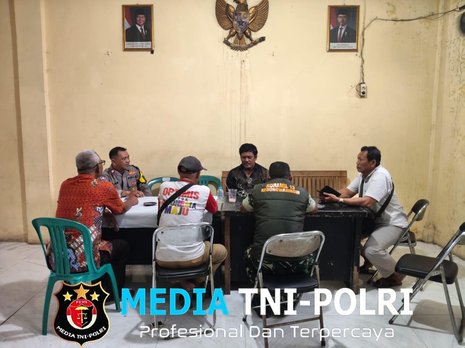 Jaga Jakarta Jaga Bekasi, Bhabinkamtibmas dan Babinsa Perkuat Sinergi Kamtibmas di Desa Bojongsari
