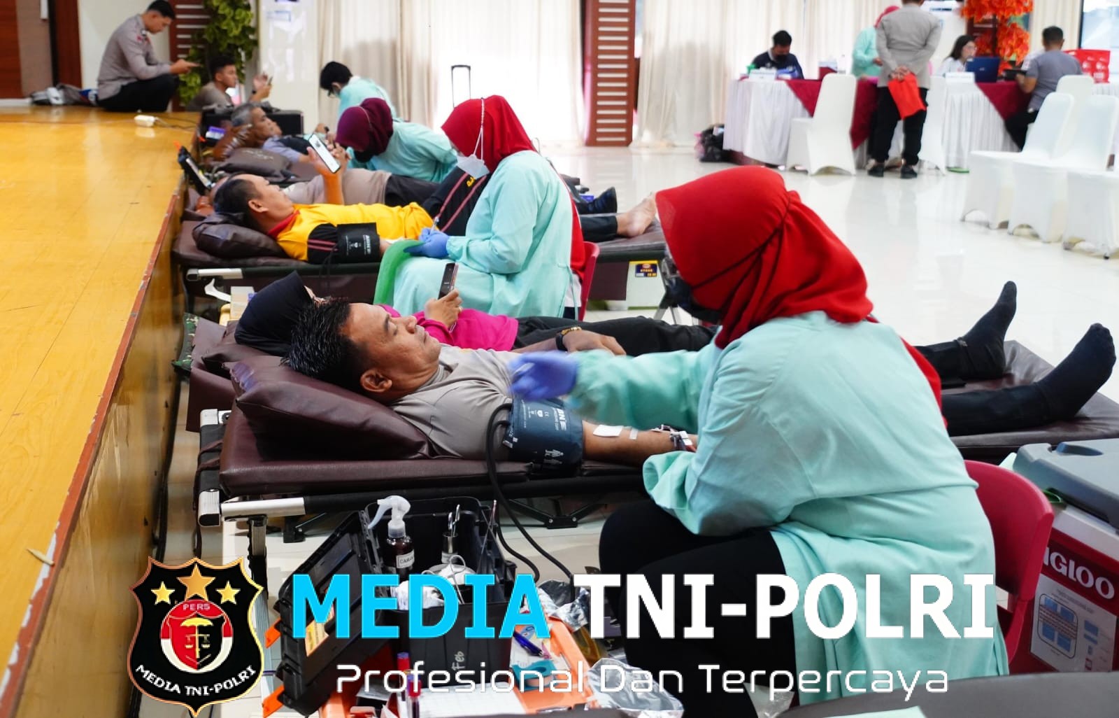 Hari Bhayangkara ke-80, Polres Metro Bekasi Wujudkan Kemanusiaan Lewat Donor Darah dan Cek Kesehatan Gratis