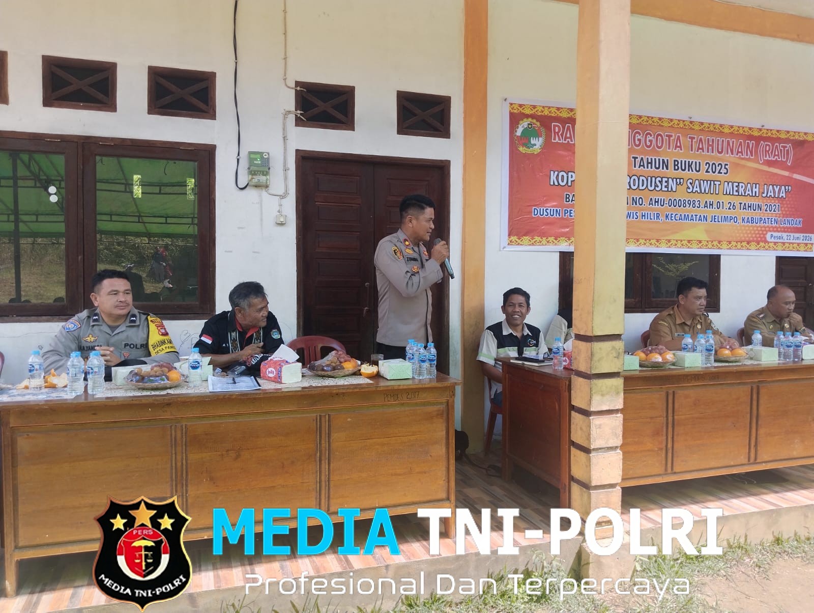 Kapolsek Ngabang Hadiri RAT Koperasi Sawit Merah Jaya, Dorong Kesejahteraan Anggota dan Cegah Karhutla