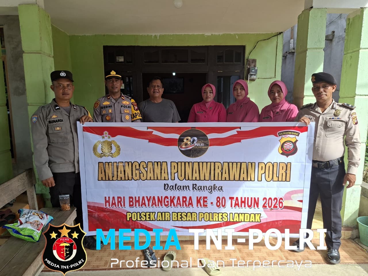Jelang Hari Bhayangkara ke-80, Polsek Air Besar Eratkan Silaturahmi Lewat Kunjungan Hangat ke Purnawirawan Polri