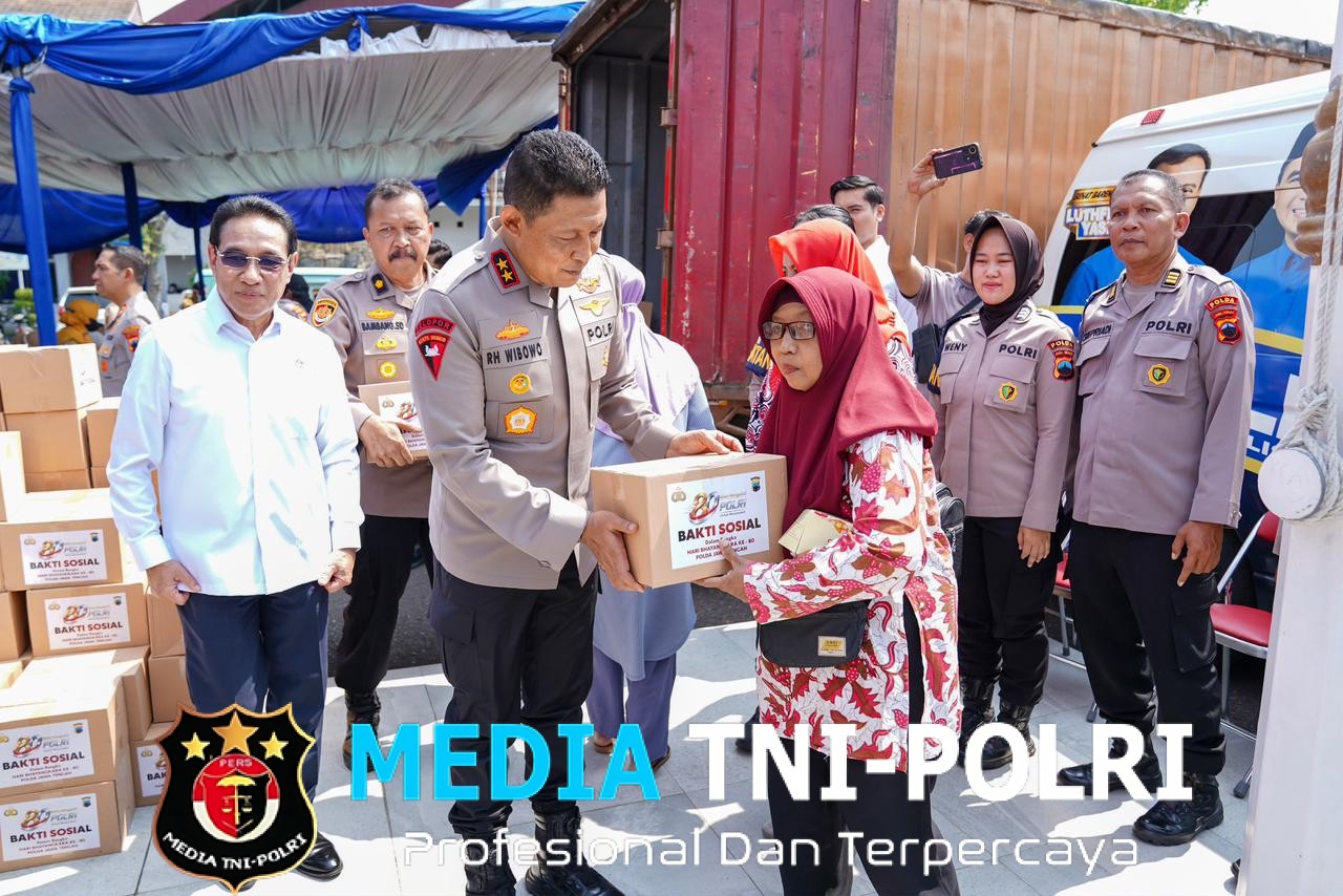 Kapolda Jateng Pimpin Puncak Bakti Kesehatan Hari Bhayangkara ke-80 di Tegal, Hampir Seribu Warga Nikmati Layanan Gratis