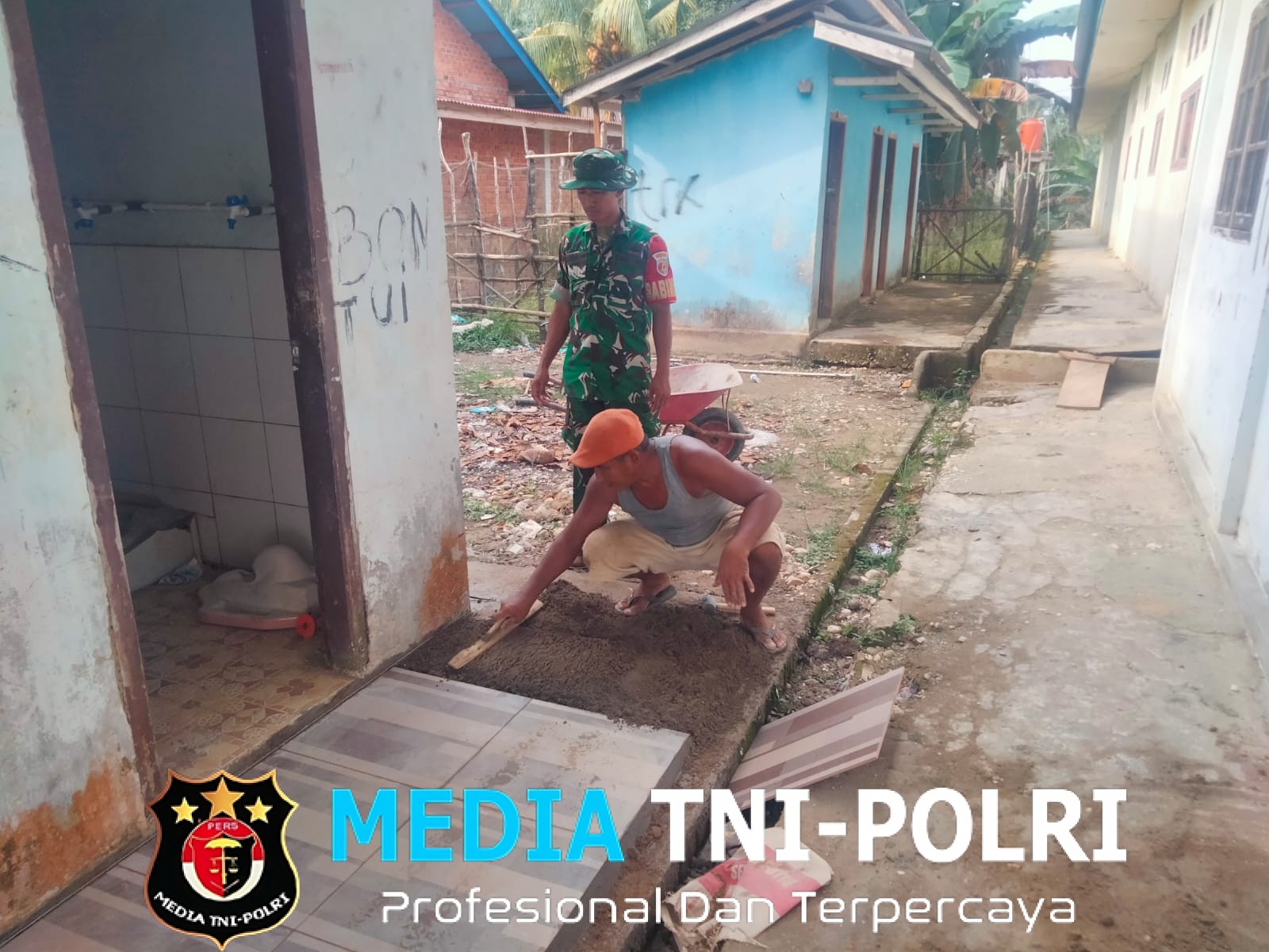 Tingkatkan Fasilitas Sekolah, Kodim 0420/Sarko Lanjutkan Rehab MCK SDN 208 Lubuk Sepuh